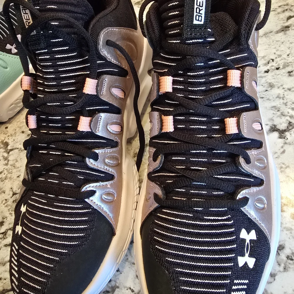 NEW UNDER ARMOUR SIZE 10 choose your color - Picture 3 of 11